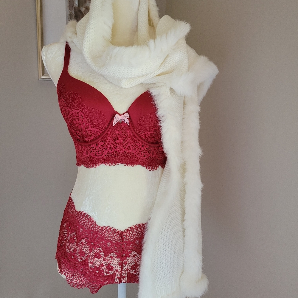 Body by Victoria Demi Buste Matched Set